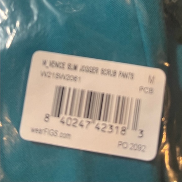 Figs Venice Slim Jogger Scrubs - Pacific Blue
(NWT) Medium, Limited edition - Picture 4 of 5